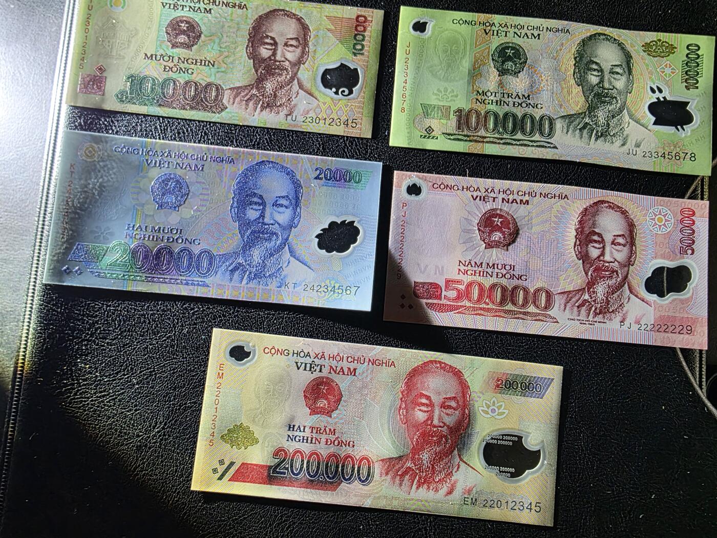 叁拾收藏第32期 越南塑料钞 5张  UNC