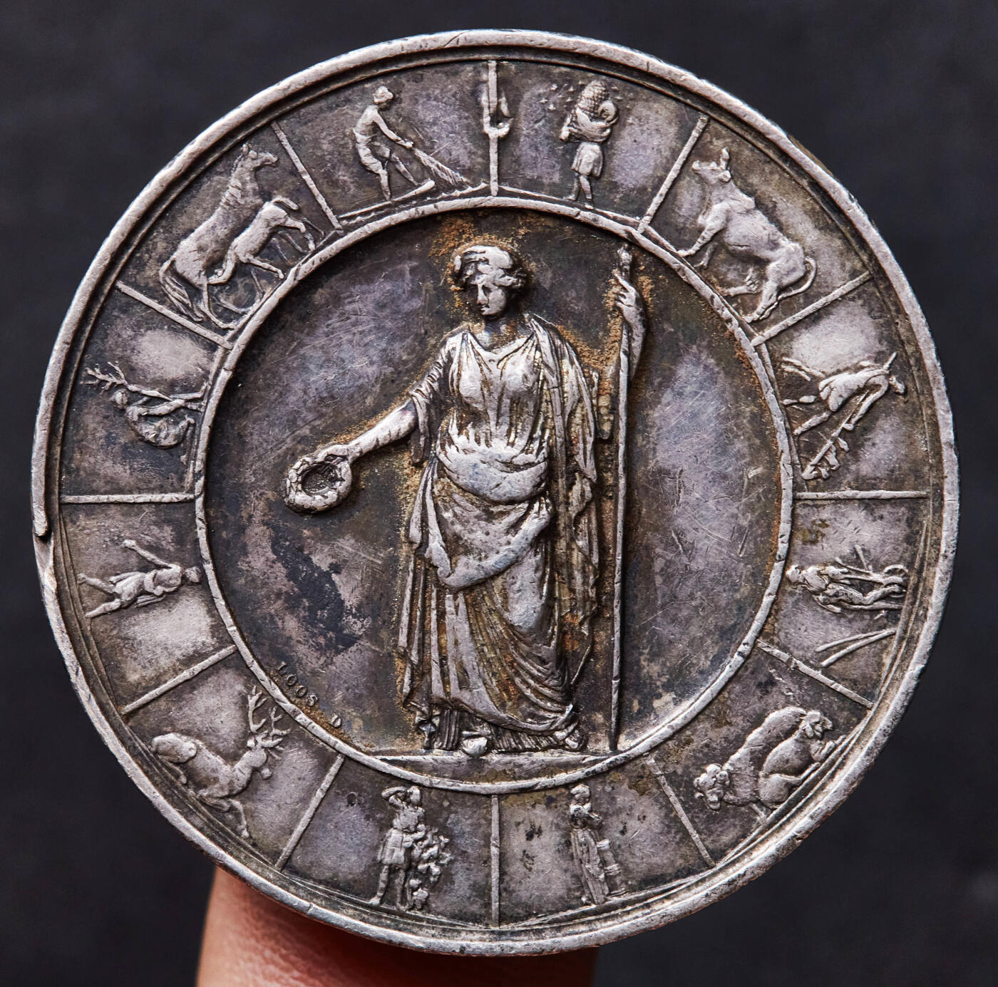 【俄甄集藏】2025年(044)11-12星期三晚 19:30 全场包邮