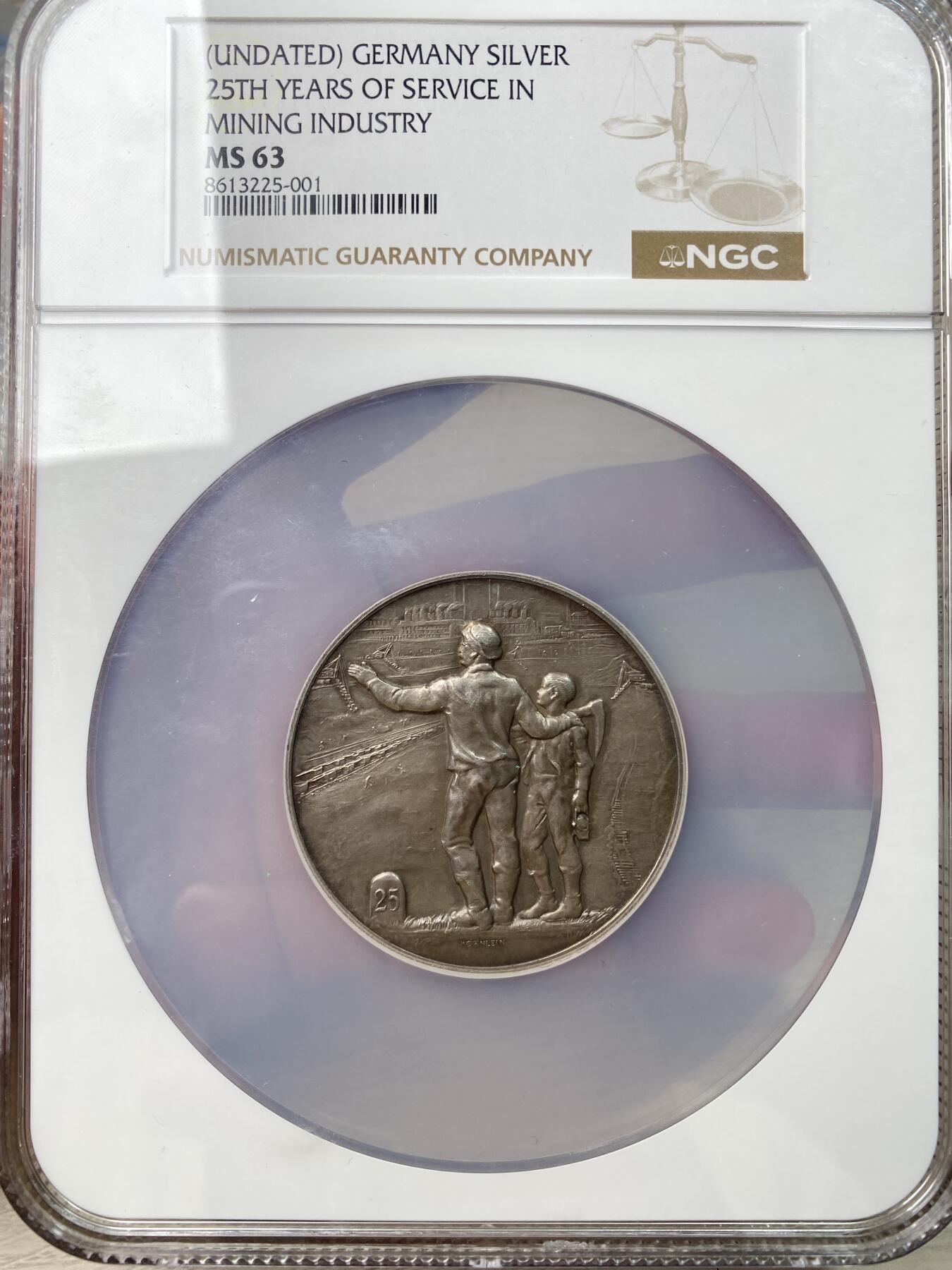 万国钱币拍卖第053期【万国秋季大拍上●周五周六两场连拍】 NGC MS63 1918-33年魏玛共和国表彰在采矿业服务25周年纪念大银章 老矿工带着学徒传帮带 罕见品种 51MM 38.7G