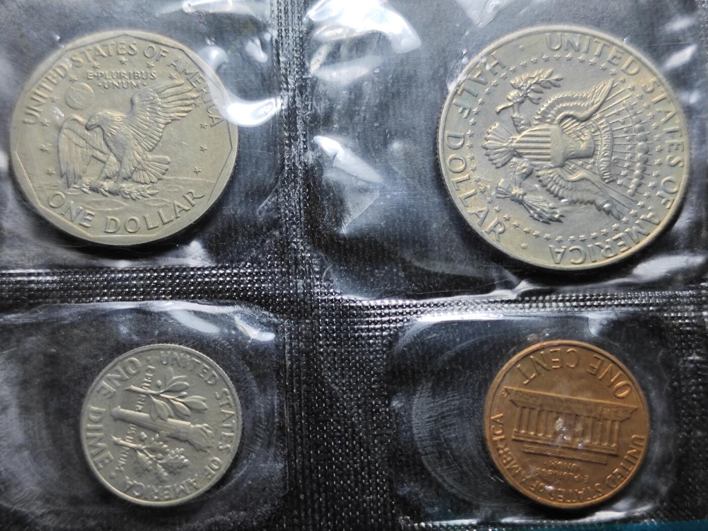 KK钱币收藏小铺  （套币 批量/好品散币 银币）专场  2月预留时间 周末发货    1979美国大小面值清年一套 含苏珊一元