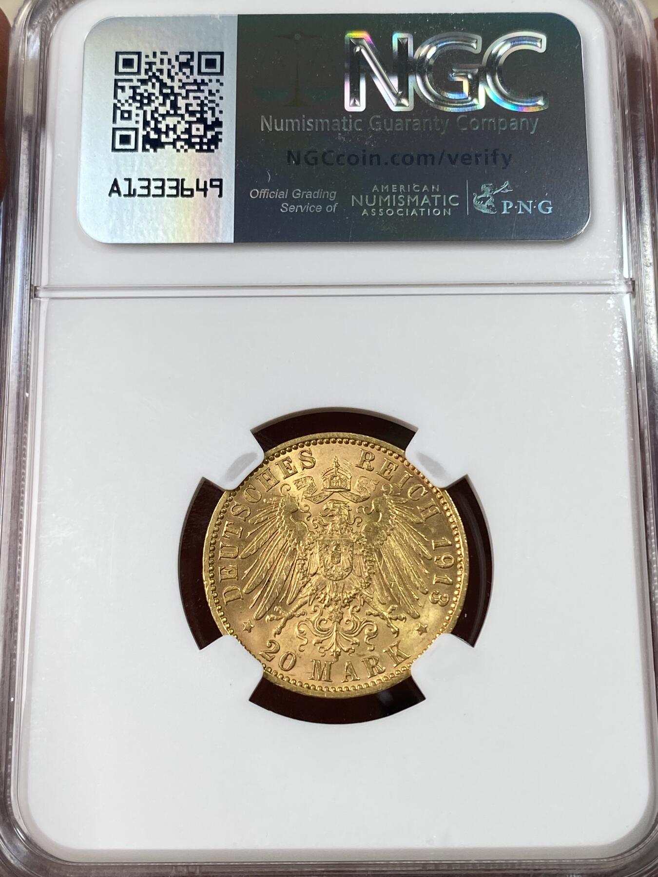 万国钱币拍卖第053期【万国秋季大拍下●周五周六两场连拍】 NGC MS65 1913年德国汉堡双狮护盾长翅流通20马克金币 经典自由市名品 超炫丝绸光 底板也无可挑剔 BU典藏级 7.96g 900金