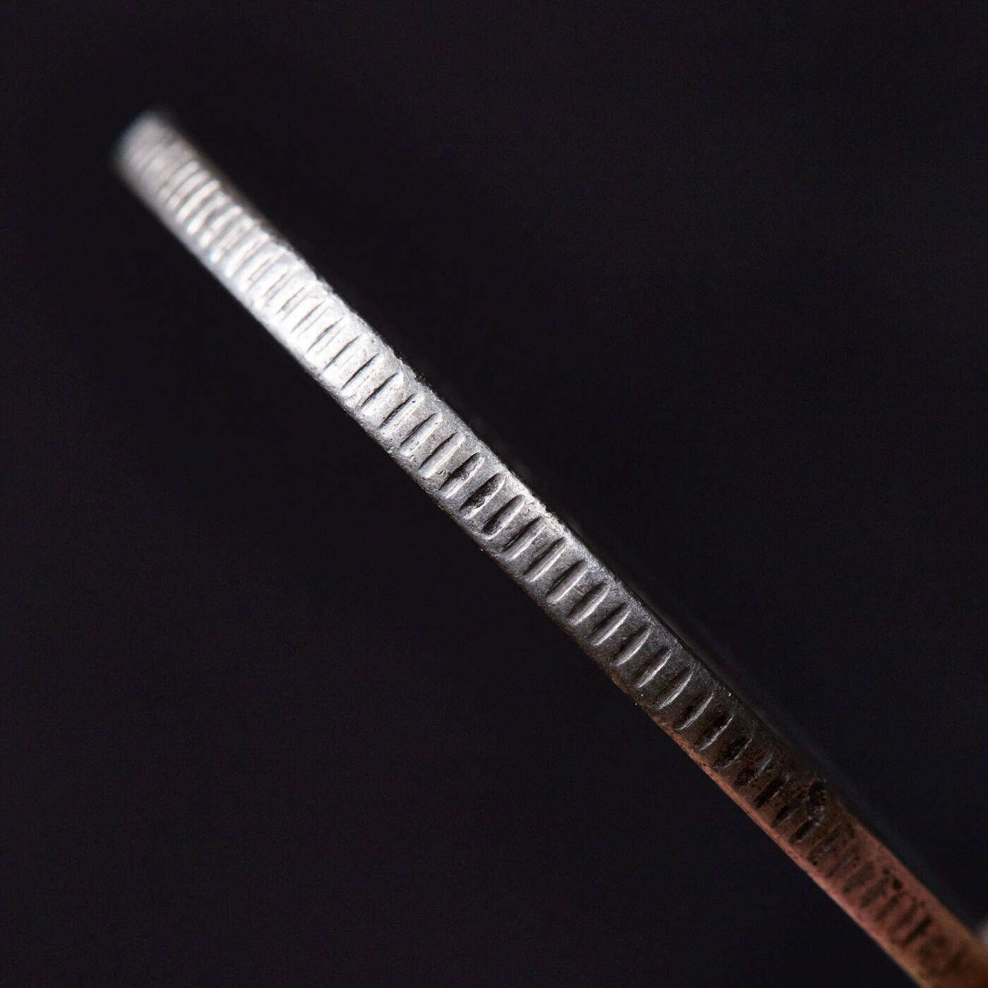 【俄甄集藏】2025年(044)11-12星期三晚 19:30 全场包邮 中国清代西藏1906-1911年四川卢比光绪像有领竖花一期卢比银币，细节尚佳，底板有清洗痕迹及明显减重痕