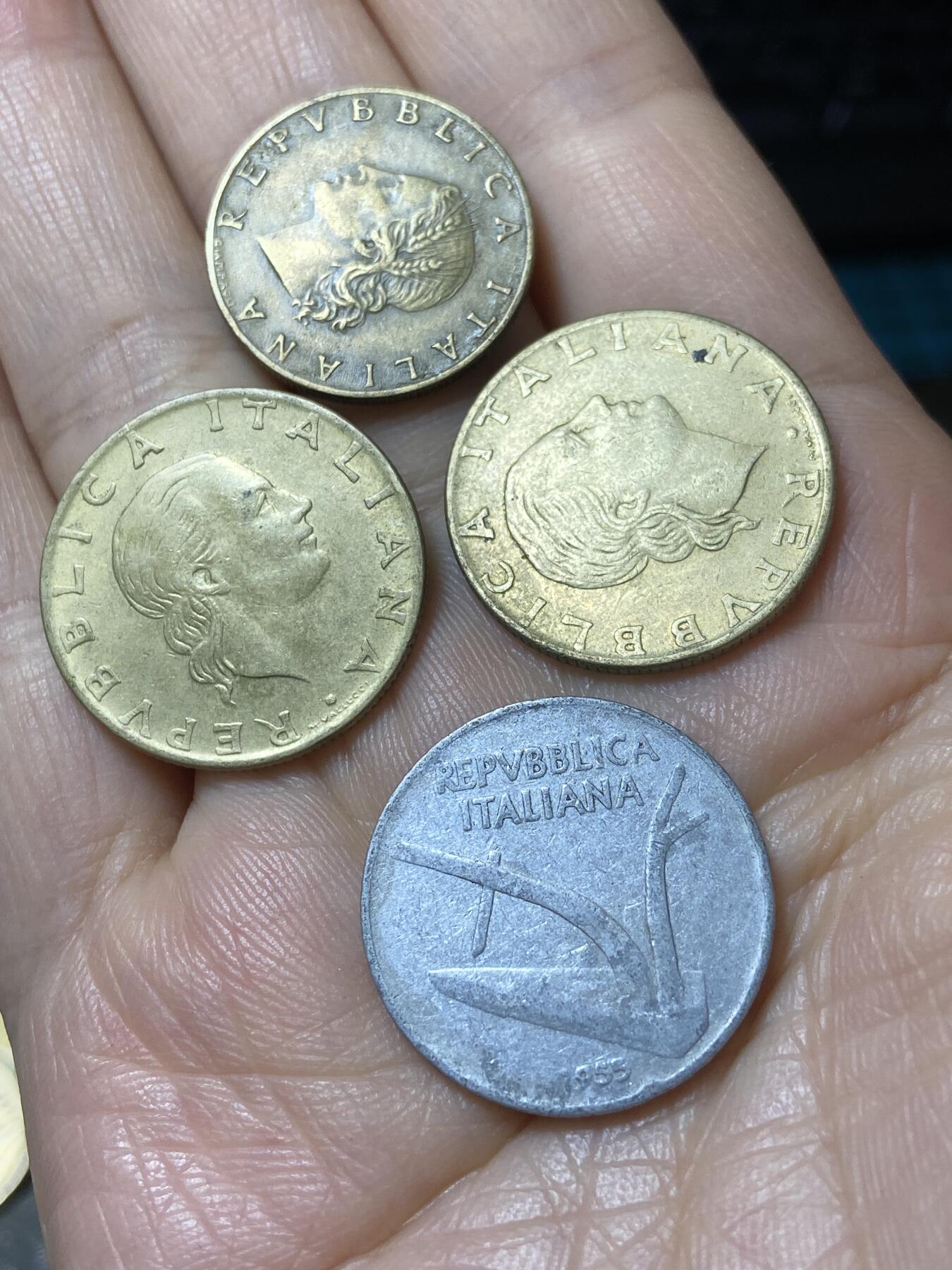 2025年第一百一十一场(总第一百三十七场）外国好品散币(免佣金) 意大利🇮🇹4枚：1958年20里拉，1978年79年200里拉，1955年10