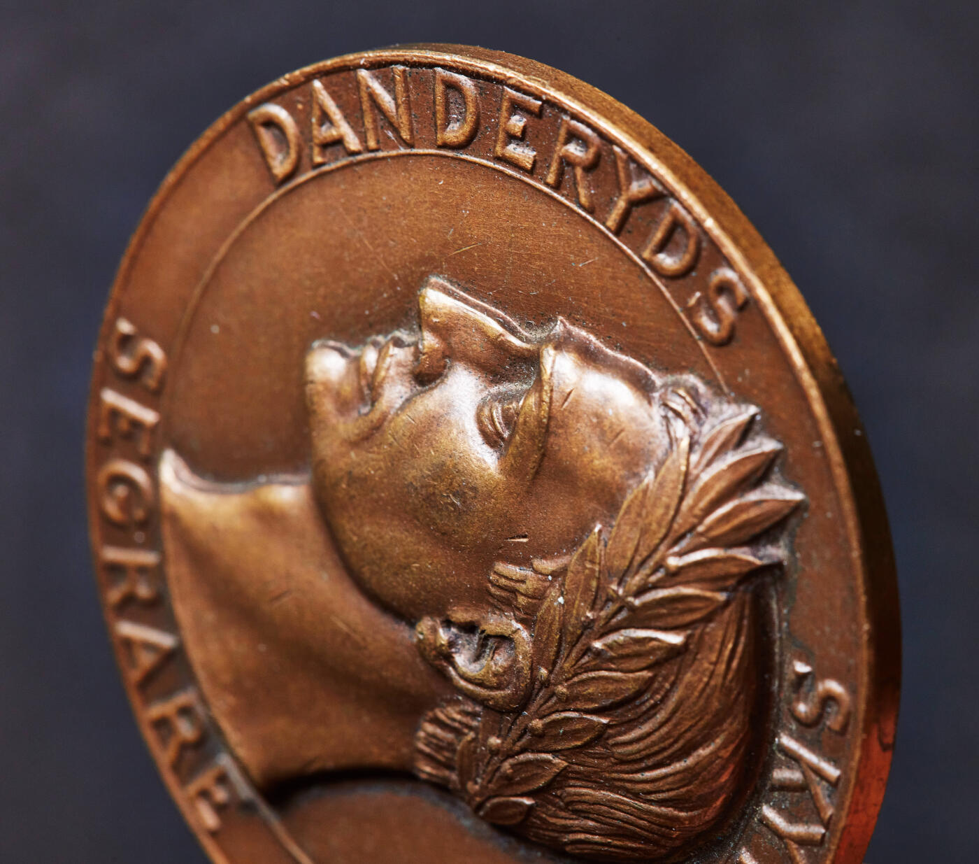 【俄甄集藏】2025年(044)11-12星期三晚 19:30 全场包邮 瑞典1948年古斯塔夫五世头像丹德吕德市射击节优胜铜质奖章，授予G·韦斯特曼，直径：54mm，重量：71.32克
