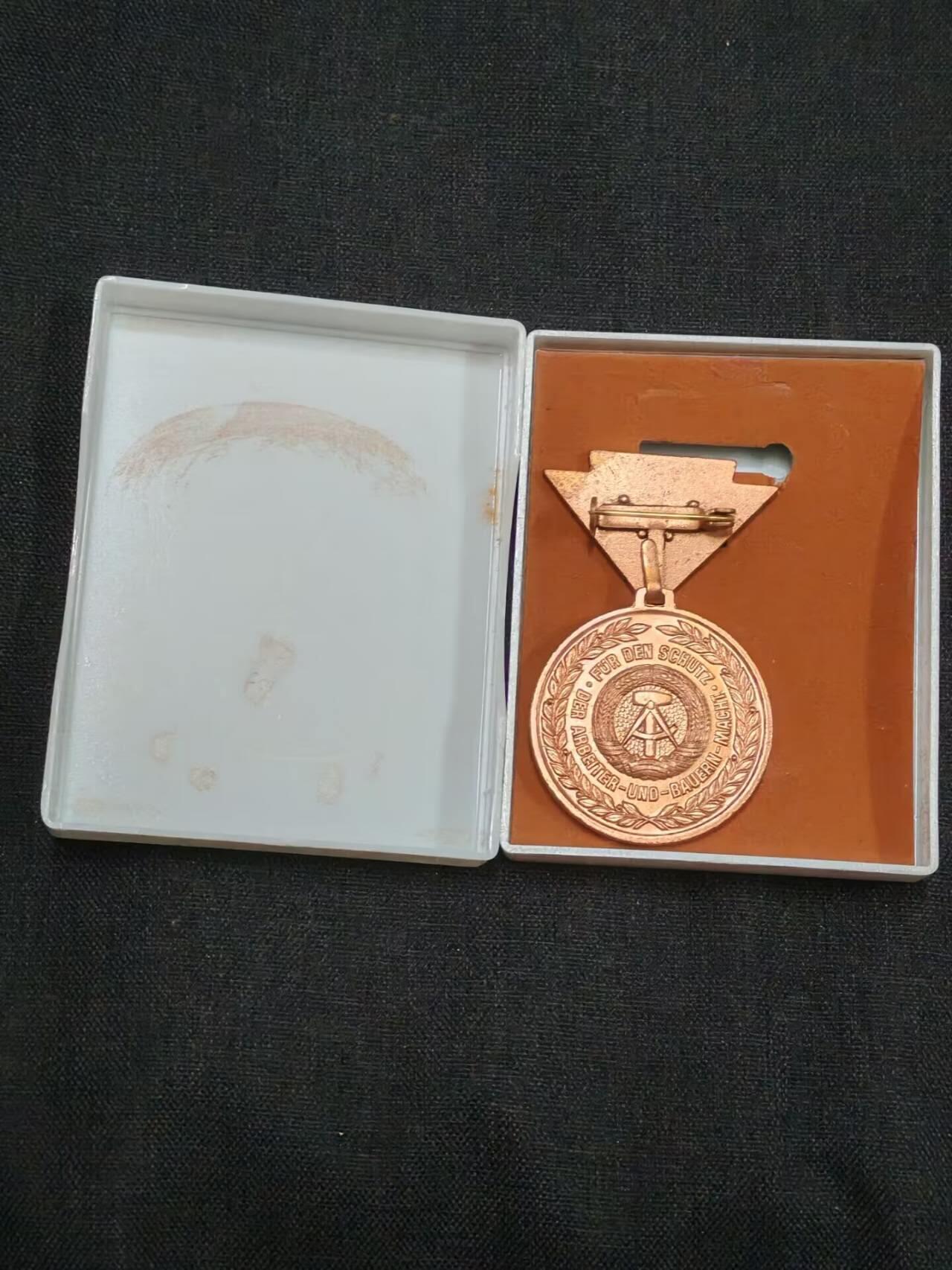 罗岚⭐爱藏⭐精品专拍第六场-分享拍场赚佣金 民主德国（东德）铜级预备役军官服务奖章带原盒 品极美