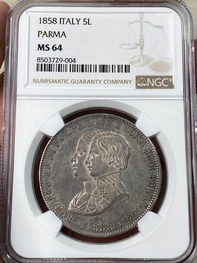 万国钱币拍卖第053期【万国秋季大拍上●周五周六两场连拍】 - NGC MS64 1858年意大利-帕尔玛摄政王玛丽·路易斯与公爵罗伯特一世5里拉大银 意大利邦国大名誉品种 仅单年发行1000枚 正面为母子双人肖像 背面为帕尔马公国繁复华丽的纹章 深打轻微镜面质感 淡玫瑰彩非常美丽 好品凤毛麟角 NGC唯二冠军分