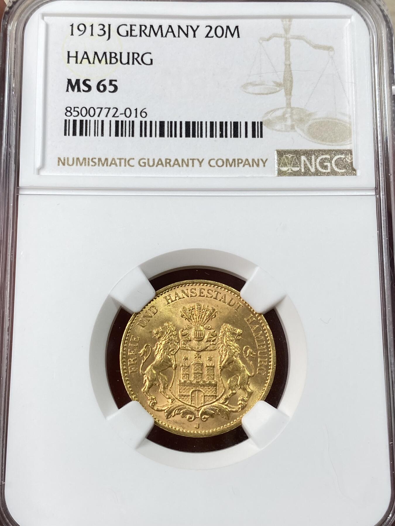 万国钱币拍卖第053期【万国秋季大拍下●周五周六两场连拍】 NGC MS65 1913年德国汉堡双狮护盾长翅流通20马克金币 经典自由市名品 超炫丝绸光 底板也无可挑剔 BU典藏级 7.96g 900金