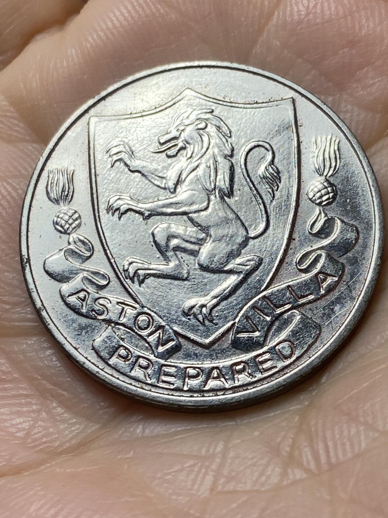 2025年第一百一十一场(总第一百三十七场）外国好品散币(免佣金) 英国🇬🇧1972年纪念章(足总杯百年纪念章，记录历届足总杯冠军)