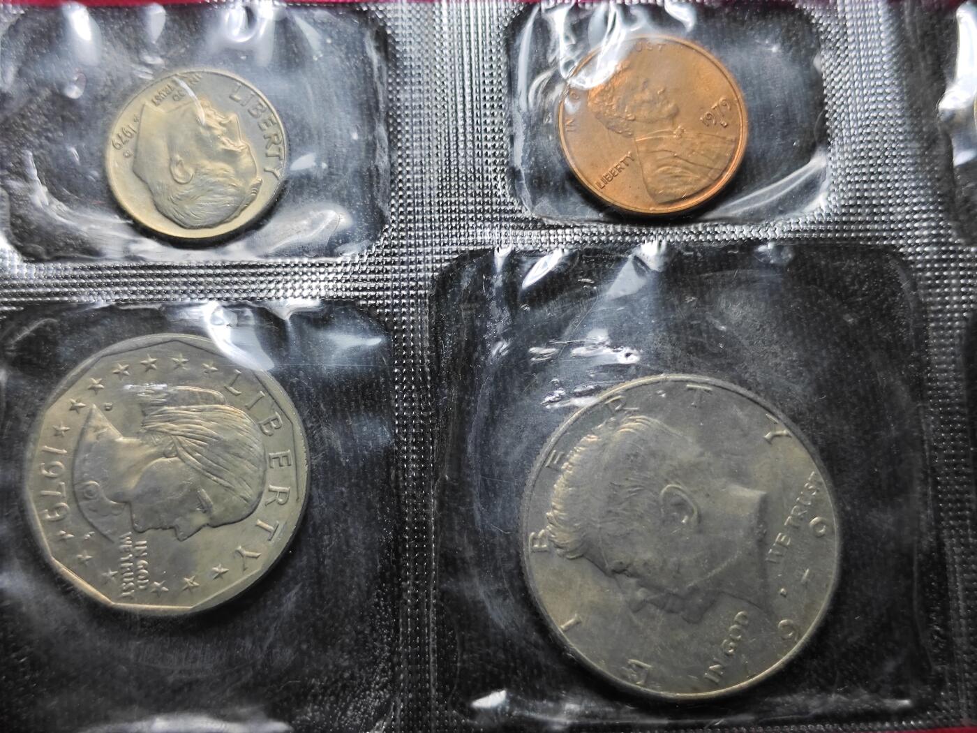 KK钱币收藏小铺  （套币 批量/好品散币 银币）专场  2月预留时间 周末发货     1979美国大小面值清年一套 含苏珊一元