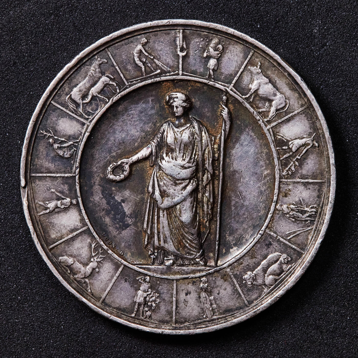 【俄甄集藏】2025年(044)11-12星期三晚 19:30 全场包邮