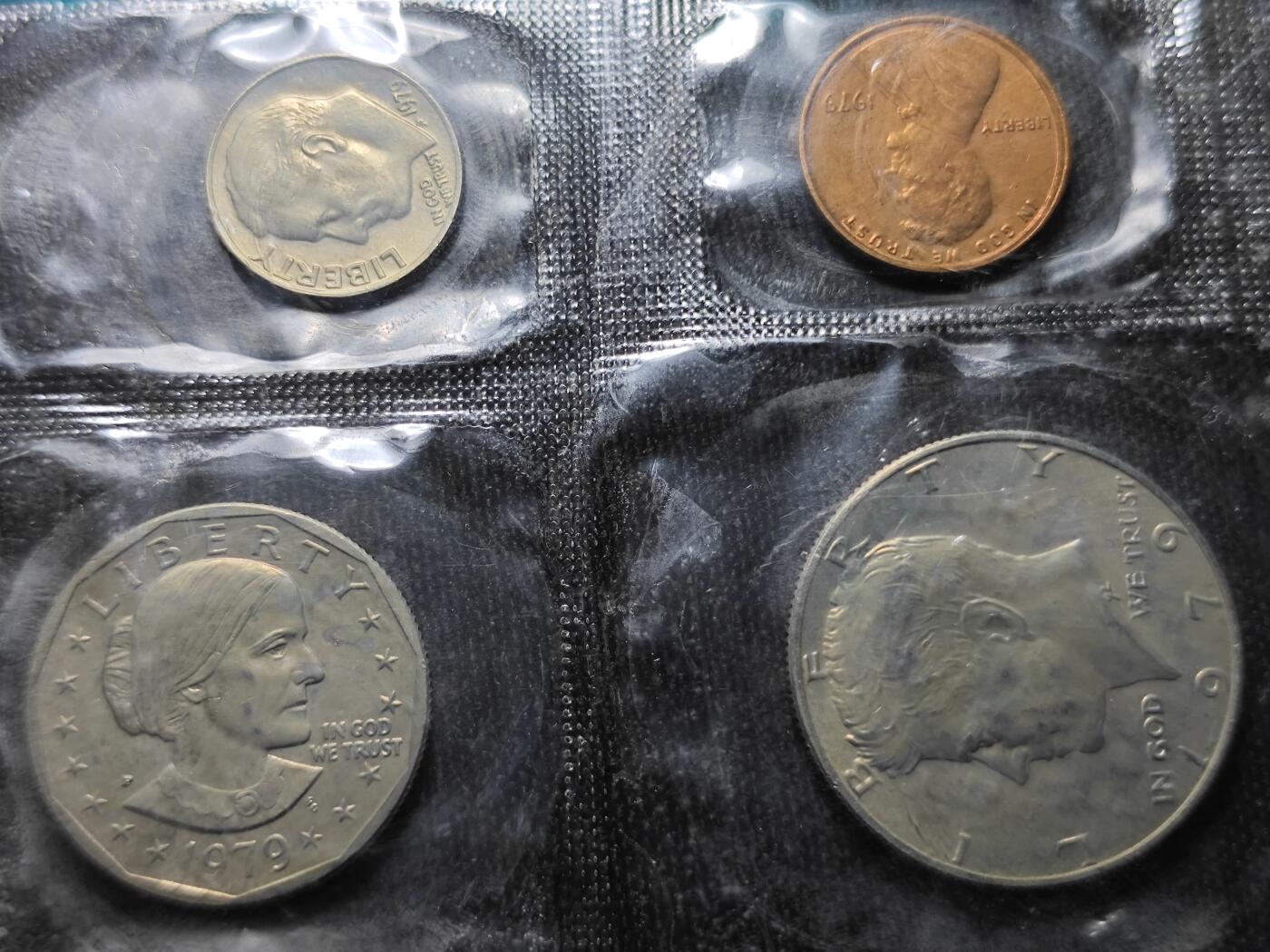 KK钱币收藏小铺  （套币 批量/好品散币 银币）专场  2月预留时间 周末发货    1979美国大小面值清年一套 含苏珊一元