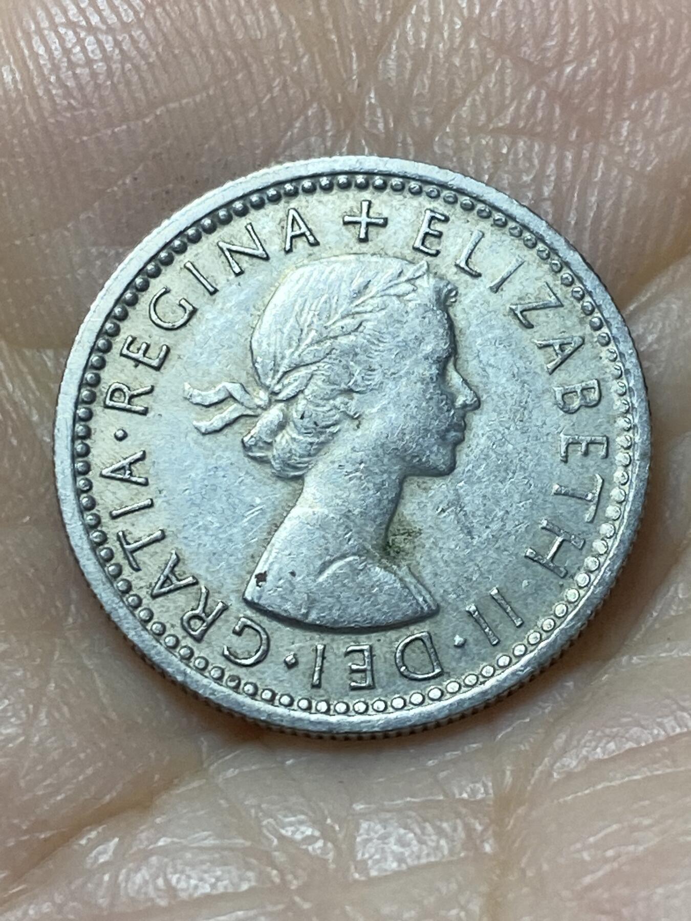 2025年第一百一十一场(总第一百三十七场）外国好品散币(免佣金) 英国🇬🇧1964年6便士(伊丽莎白二世青年桂冠第二版)