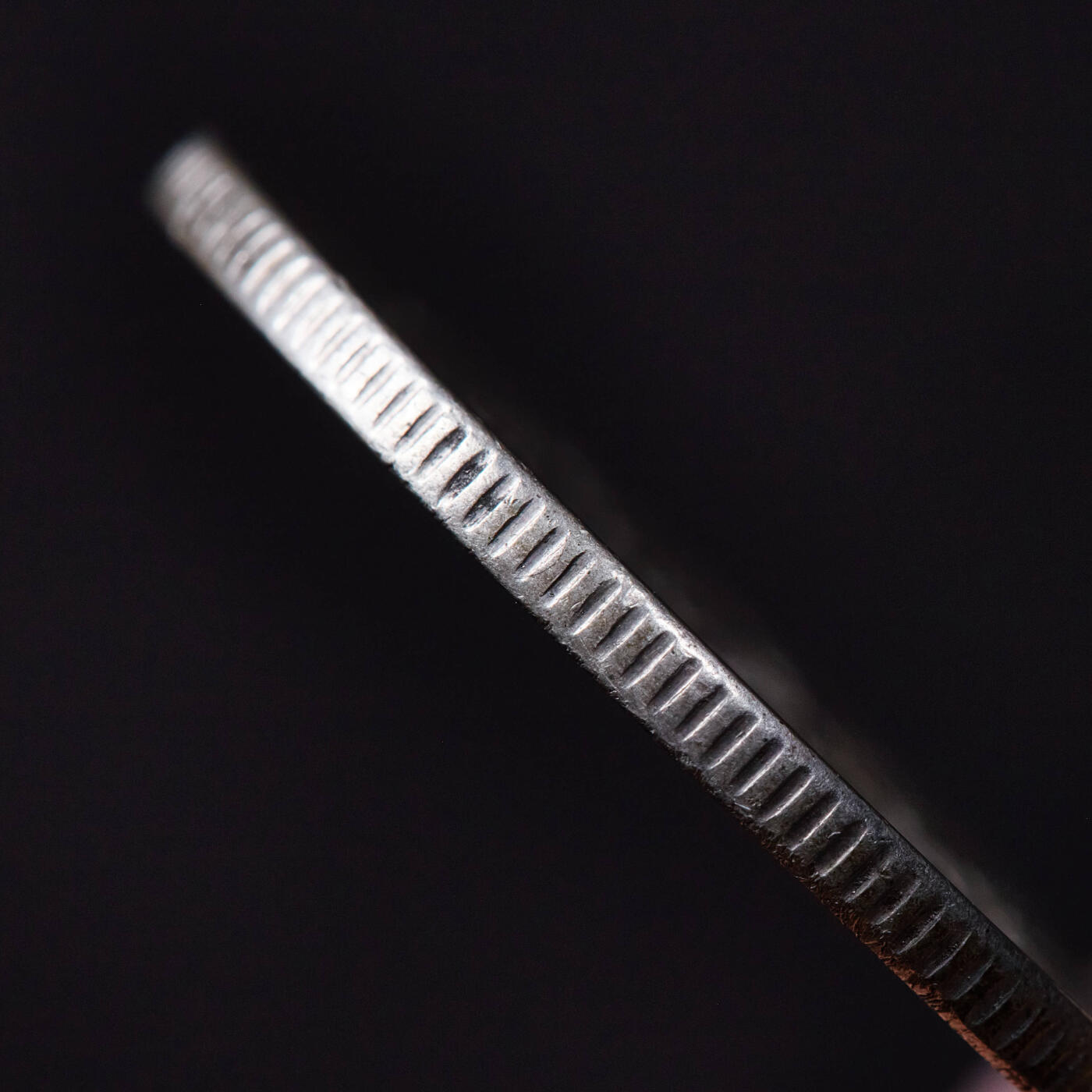 【俄甄集藏】2025年(044)11-12星期三晚 19:30 全场包邮 中国清代西藏1906-1911年四川卢比光绪像有领竖花一期卢比银币，细节尚佳，底板有清洗痕迹及明显减重痕