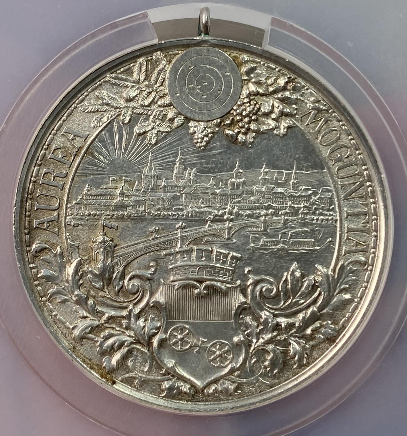 万国钱币拍卖第053期【万国秋季大拍上●周五周六两场连拍】 NGC MS62 1894年德国美因茨第十一届联邦射击节纪念大银章 经典景观题材德射 超赞银霜镜面少女与城市景观的完美结合 高点完美