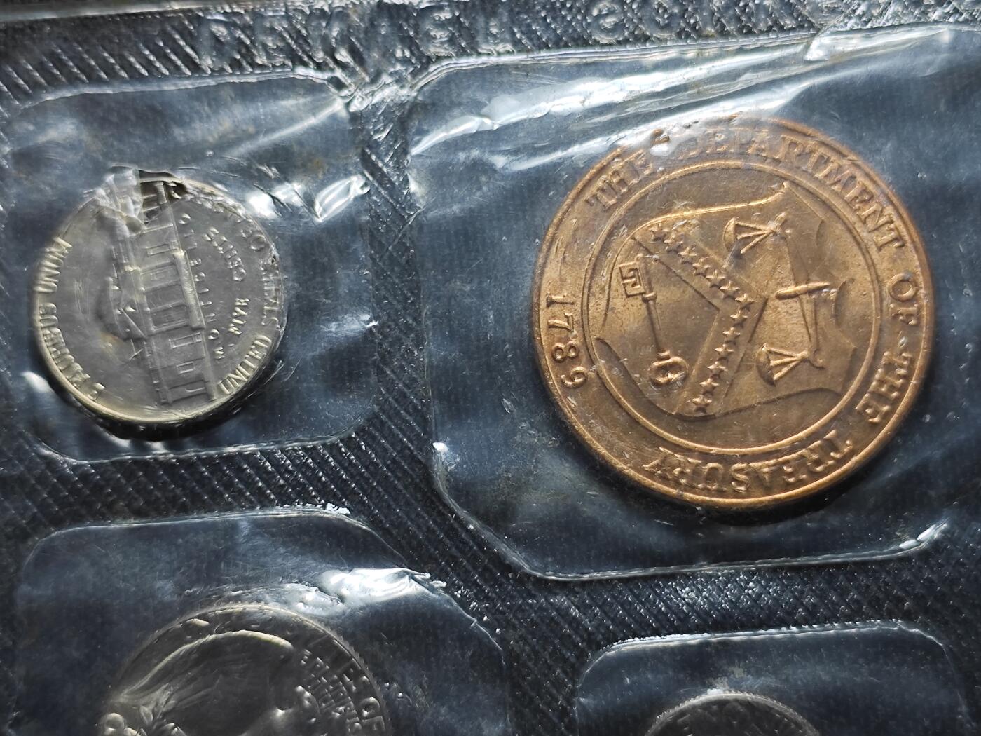 KK钱币收藏小铺  （套币 批量/好品散币 银币）专场  2月预留时间 周末发货    1974美国大小面值清年一套 含官方造币厂纪念铜章