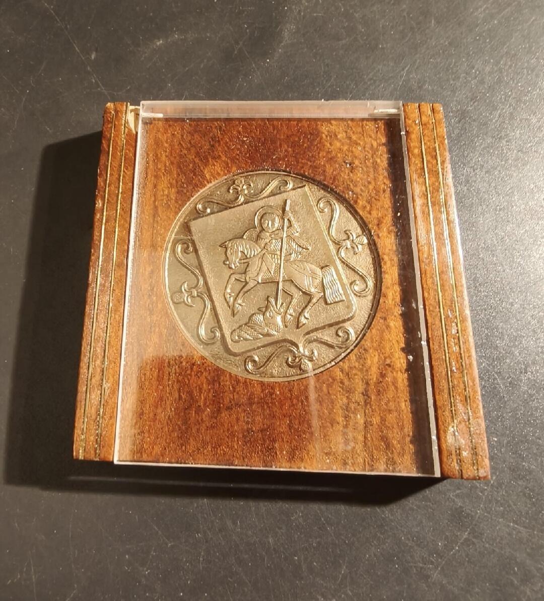 勋章杂货 苏联莫斯科1977和平鸽大铜章    直径50mm   重量74.3g   