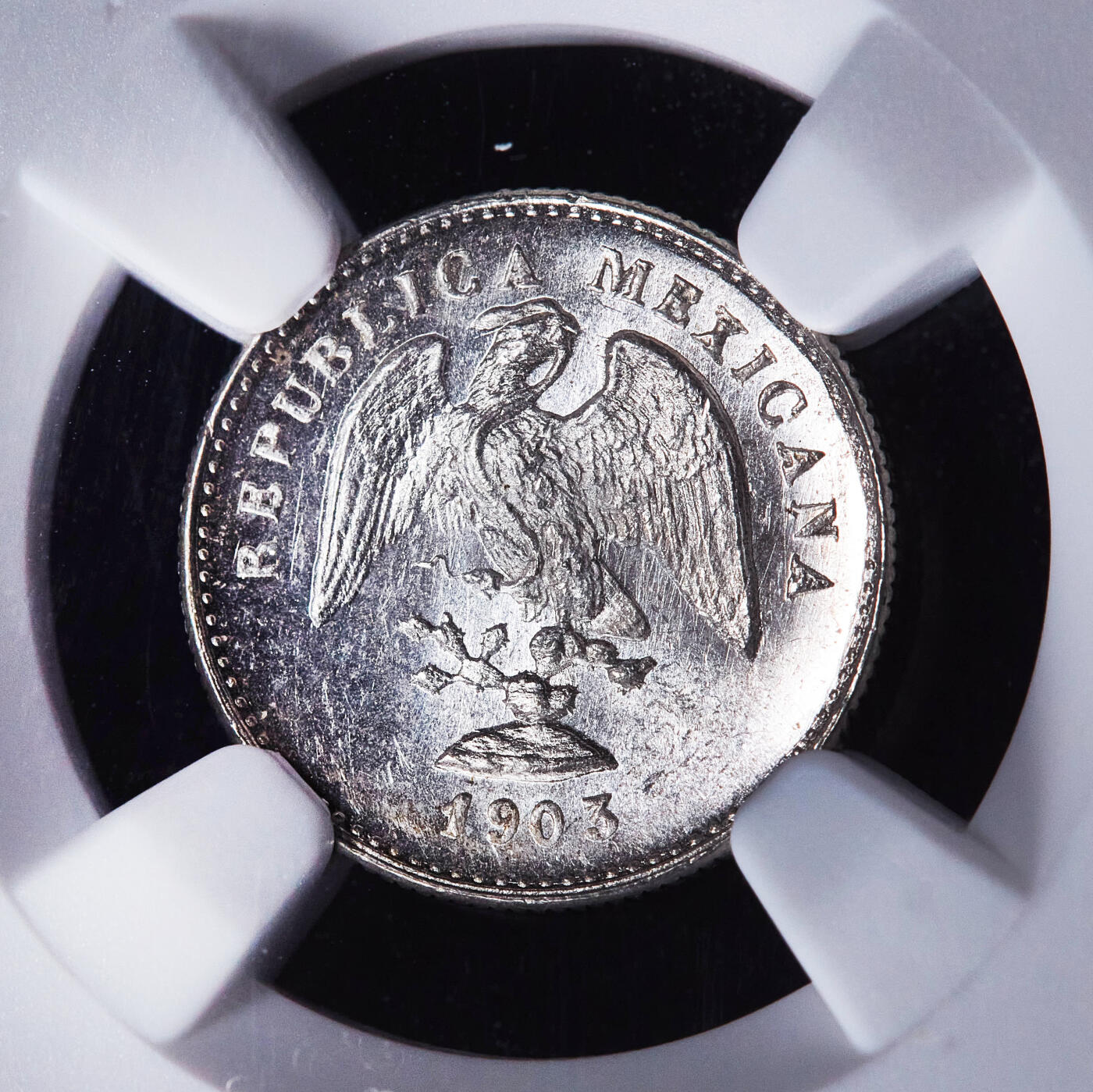 【俄甄集藏】2025年(044)11-12星期三晚 19:30 全场包邮 墨西哥1903年M版鹰洋5分银币，NGC MS63，凝霜底板，转光品相