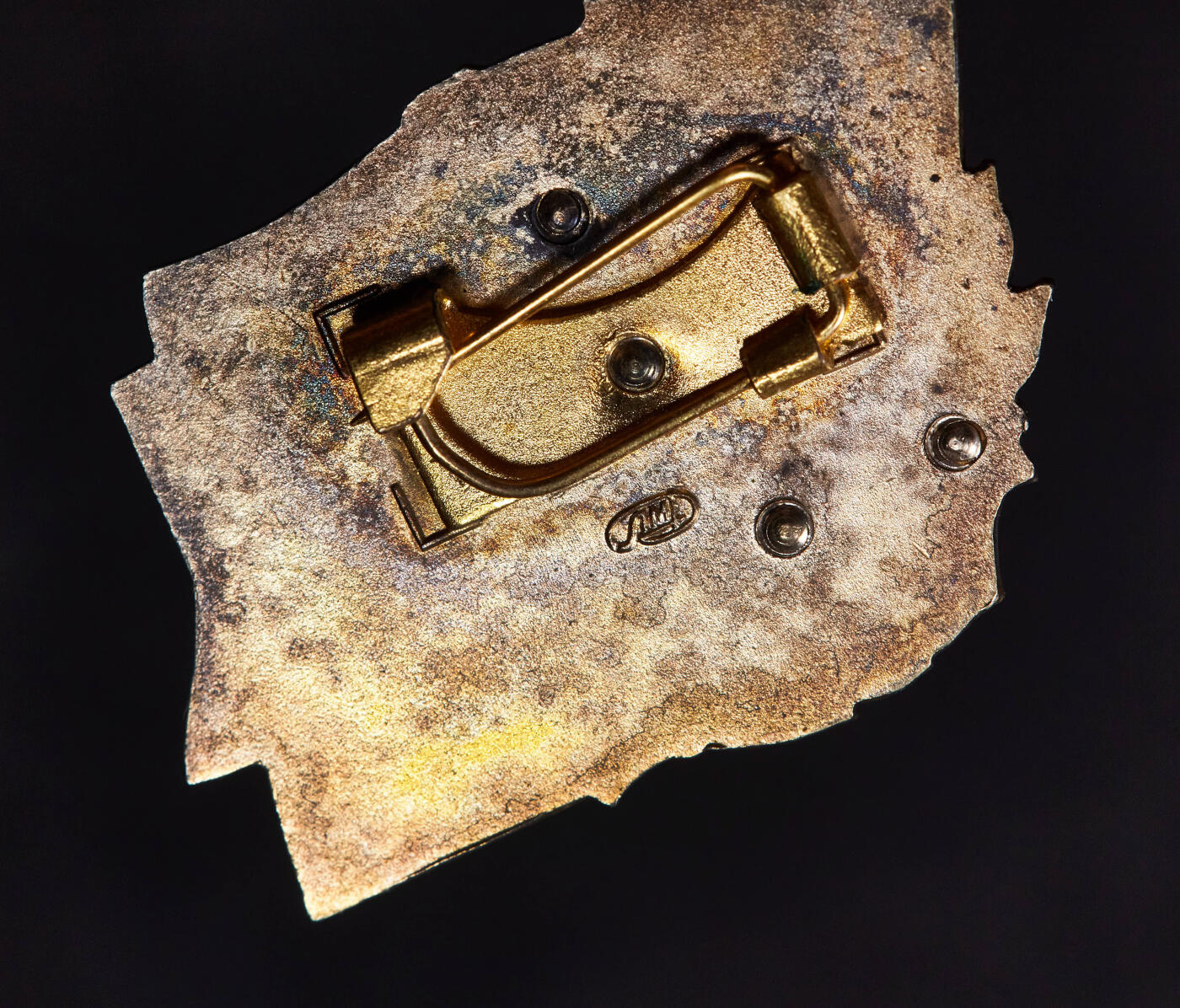 【俄甄集藏】2025年(044)11-12星期三晚 19:30 全场包邮 苏联1981年苏共第二十六次代表大会证章，银质珐琅局部镀金，宽：35mm，高：25mm，重量：12.37克