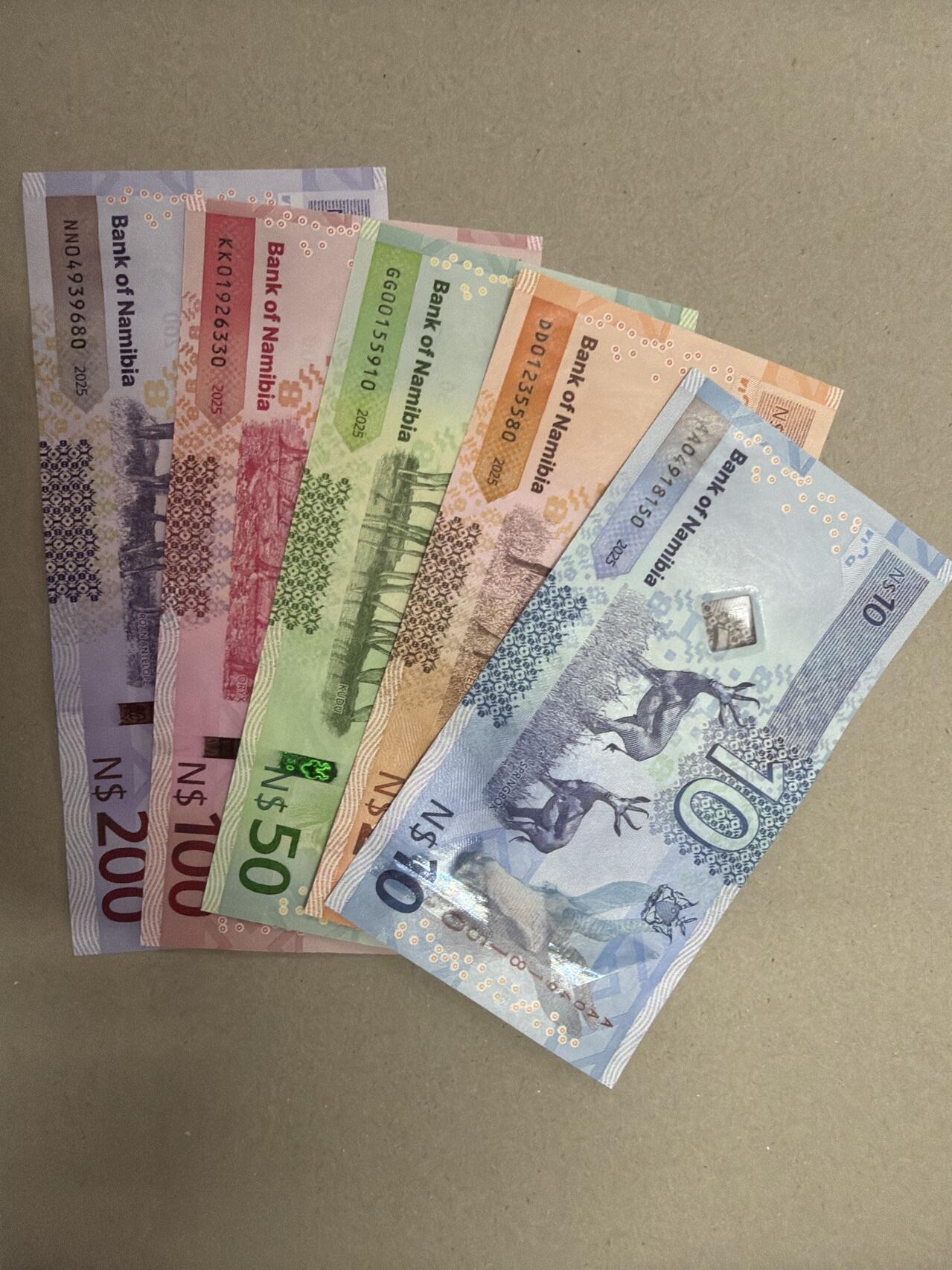 新版2025年纳米比亚10-200元套币（尾一同套币） 尾0