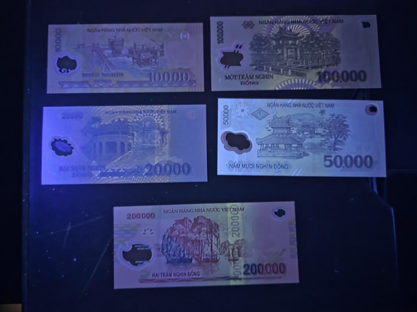 叁拾收藏第32期 越南塑料钞 5张  UNC