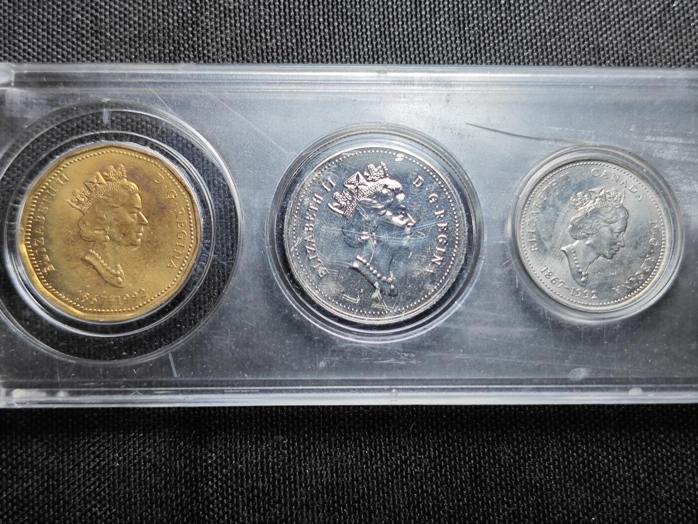 KK钱币收藏小铺  （套币 批量/好品散币 银币）专场  2月预留时间 周末发货  1992加拿大大小面值清年一套 全面值为纪念币