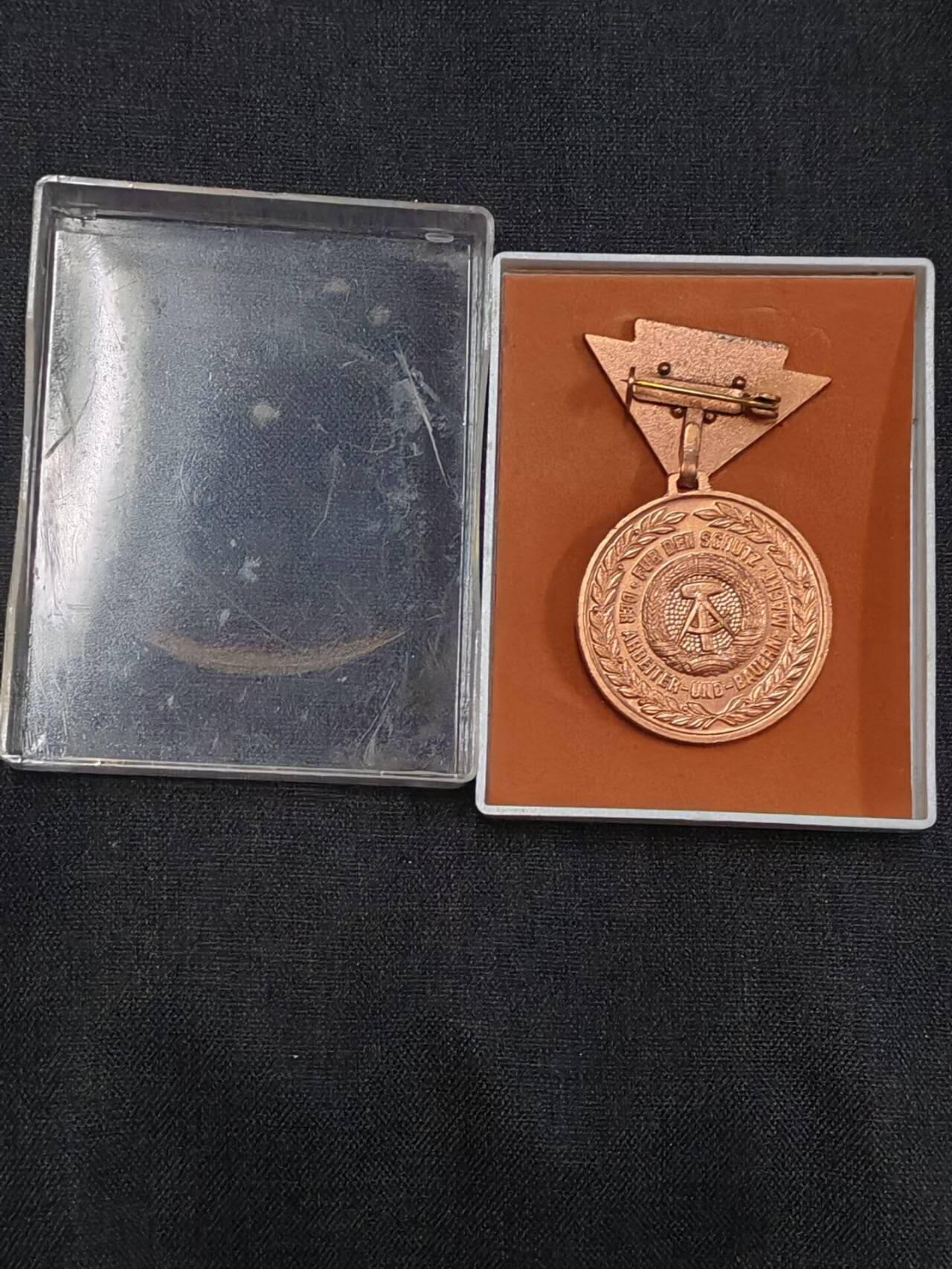 罗岚⭐爱藏⭐精品专拍第六场-分享拍场赚佣金 民主德国（东德）铜级预备役军官服务奖章带原盒 品极美