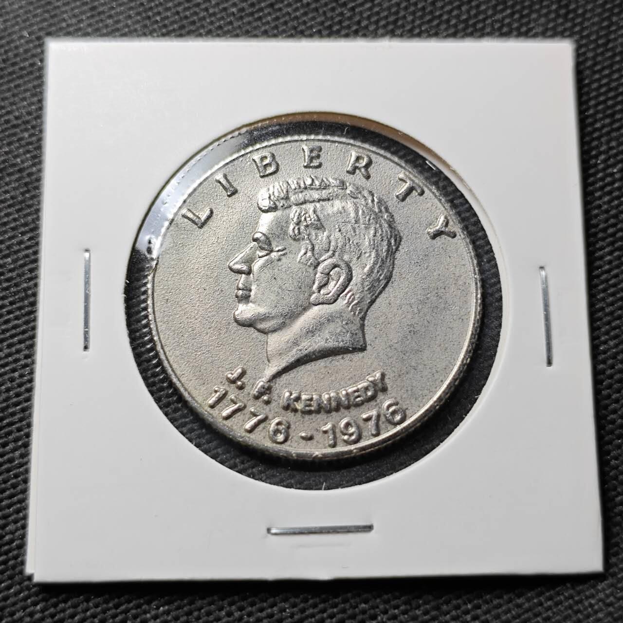 KK钱币收藏小铺 第355场 2月预留时间 周末发货  美国建国200周年塑料章