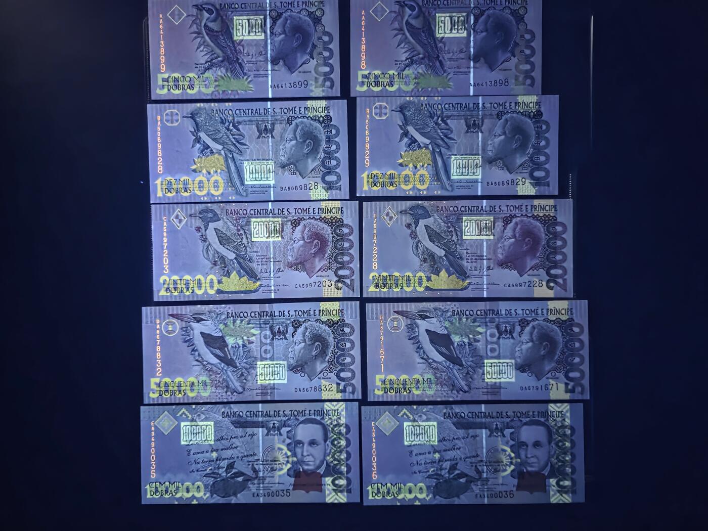 叁拾收藏第32期 圣多美与普林西比上一版本5张一套共2套一起（全部都是首发字冠） UNC