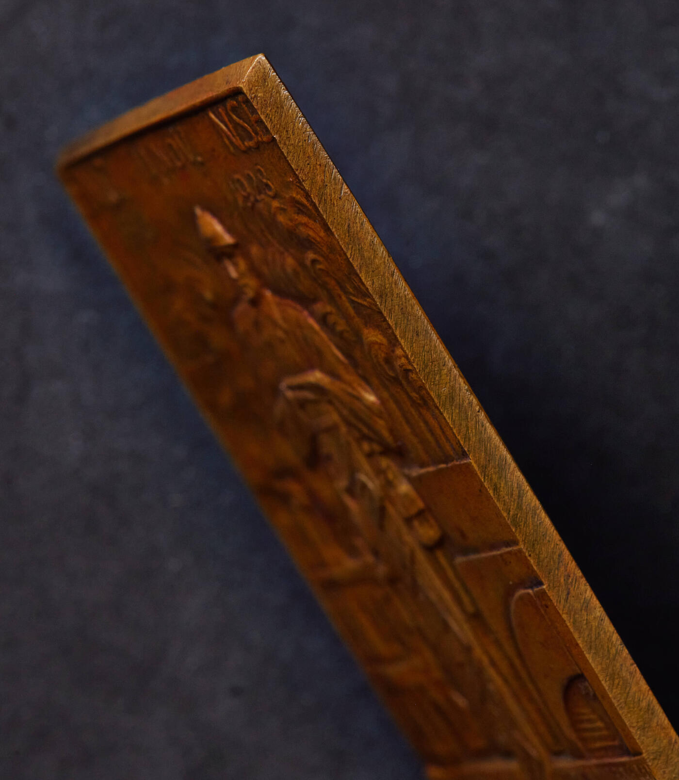 【俄甄集藏】2025年(044)11-12星期三晚 19:30 全场包邮 比利时1928年纪念全国战斗人员联合会筹备10周年方形大铜章，高：70mm，宽：45mm，重量：61.79克