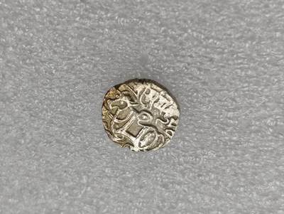 瓶子🏺第212期拍卖会  公元750年沙希王朝牛瘤骑士打制银币  图案清晰