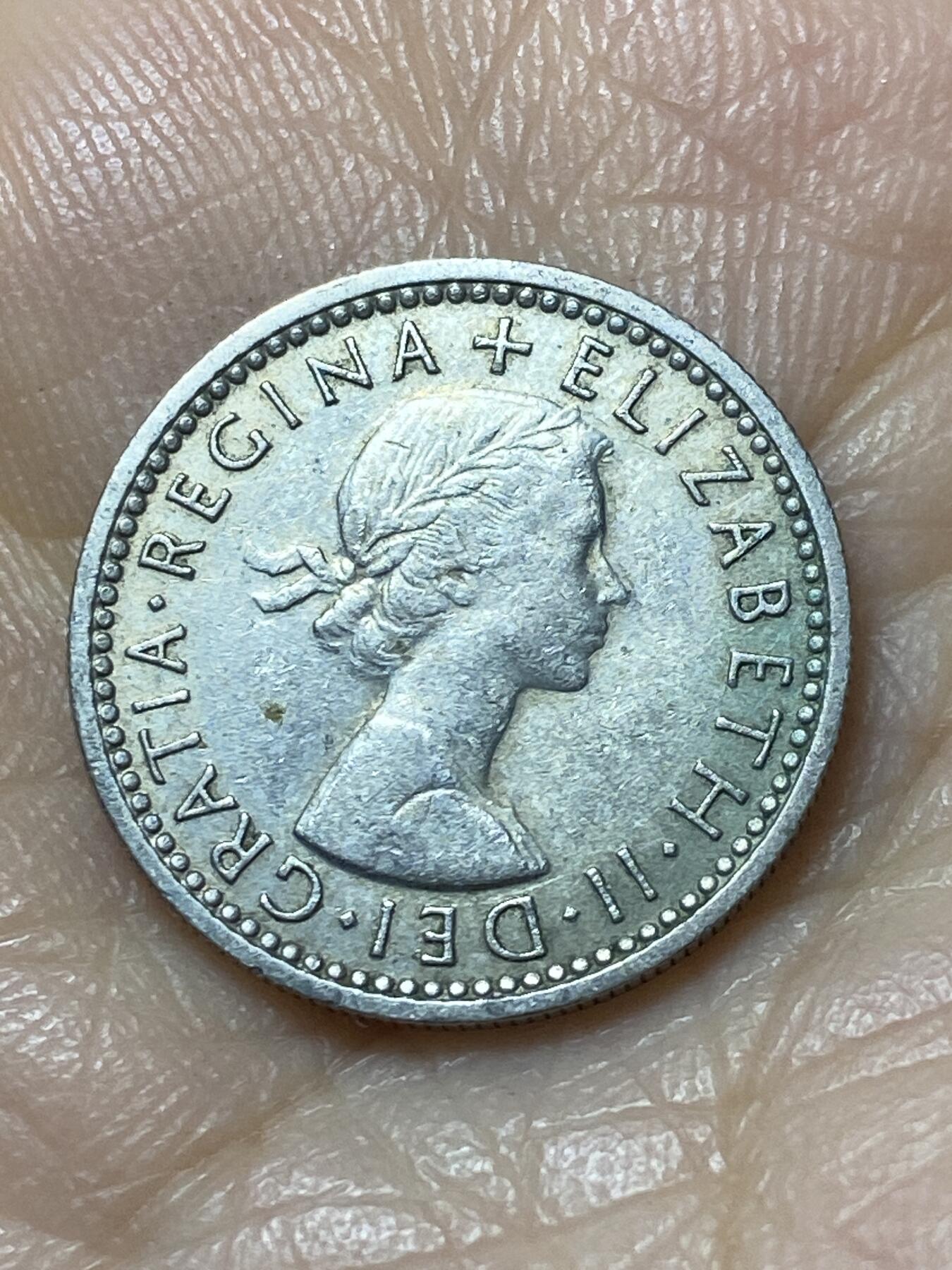 2025年第一百一十一场(总第一百三十七场）外国好品散币(免佣金) 英国🇬🇧1963年6便士(伊丽莎白二世青年桂冠第二版)