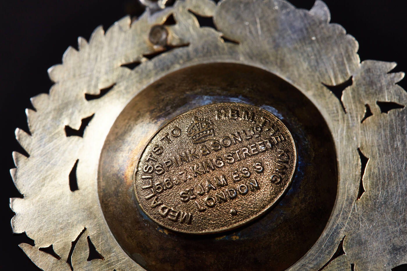 【俄甄集藏】2025年(044)11-12星期三晚 19:30 全场包邮 英属印度巴哈瓦尔布尔邦（现巴基斯坦境内）1920-30年萨特卢杰指挥官级杰出勋章 (Imtiaz-I-Satlej) ，由阿巴斯总督萨迪克·穆罕默德·汗五世爵士于1920 年至1930 年间设立，作为该邦首要勋章，颈绶版，银质镀金珐琅，英国斯宾克代铸，尺寸：80mm×58mm，重：61克，局部珐琅脱落