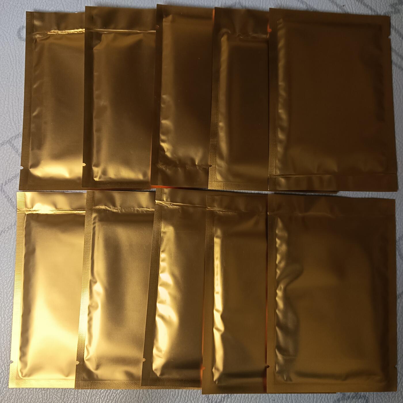 花开卡拍第43期（10月19号周日截拍，品控勿拍!!!拍品不寄存，运费5元，自制卡难免瑕疵，可能存在轻微撞角爆边等出厂瑕疵，品控介意勿拍！） 奇点 奇点卡牌 9月上新盲包卡 金包10个 每个内含1原创4定制卡