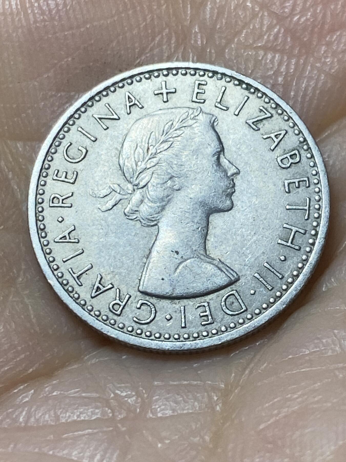 2025年第一百一十一场(总第一百三十七场）外国好品散币(免佣金) 英国🇬🇧1967年6便士(伊丽莎白二世青年桂冠第二版，普制币关门年)