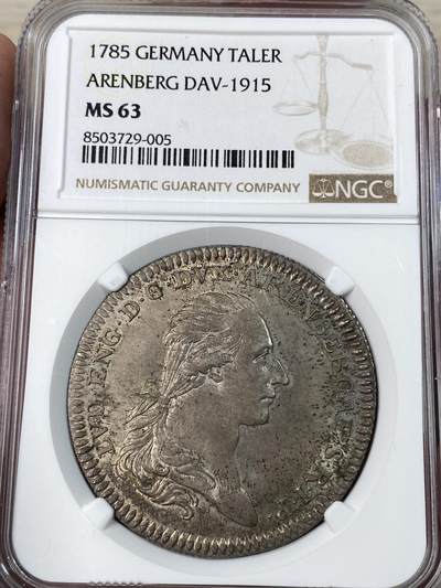 万国钱币拍卖第053期【万国秋季大拍上●周五周六两场连拍】 - NGC MS63 1785年德国阿伦贝格路德维希·恩格尔伯特公爵纹章大泰勒 来自罗伯特·罗纳斯名家收藏品系列 极罕见小邦品种 NGC唯二评级记录唯一冠军分 原味转光纸袋包浆 无论品相还是品种皆是无可挑剔的一枚