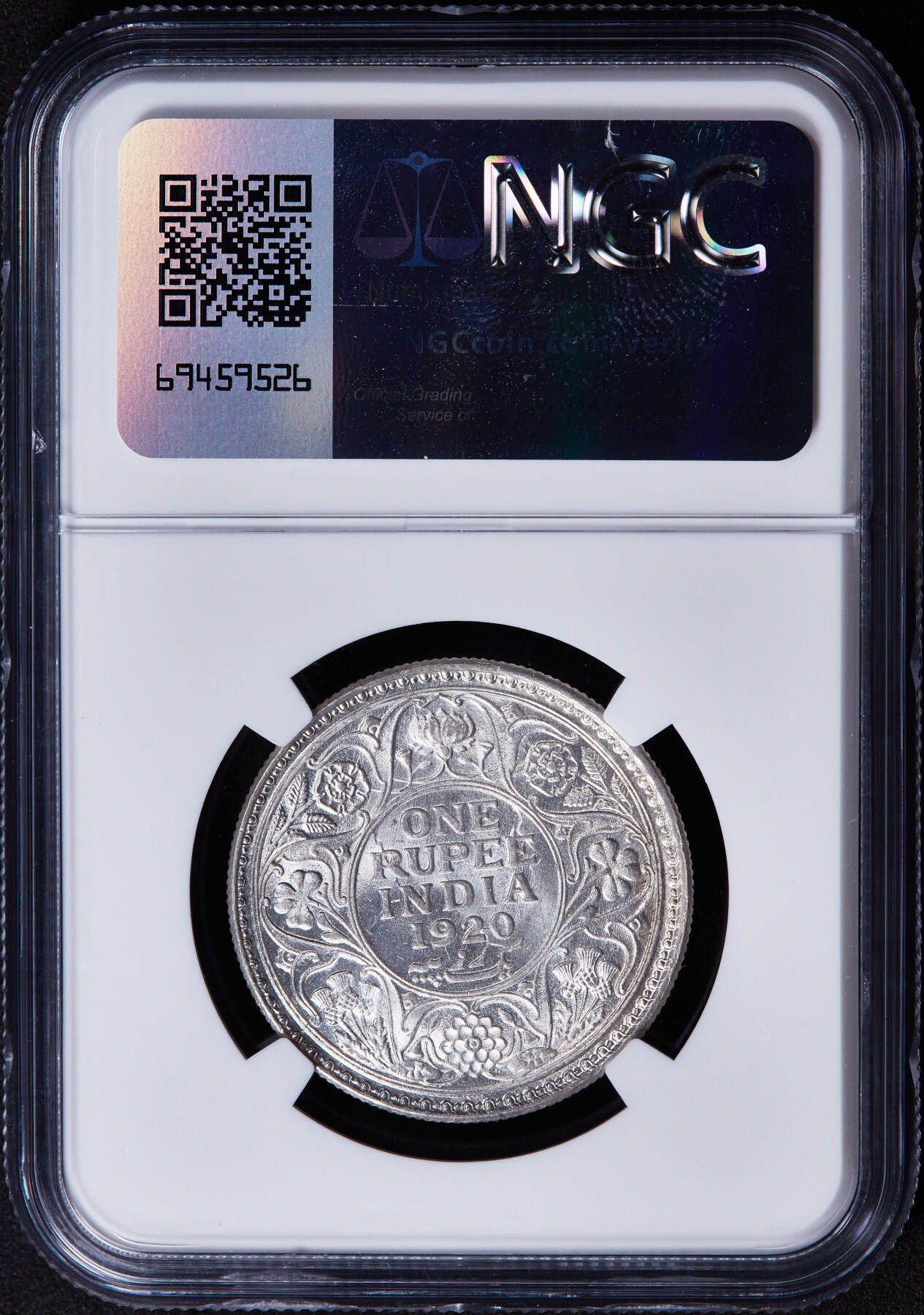 【俄甄集藏】2025年(044)11-12星期三晚 19:30 全场包邮 英属印度1920年乔治五世C版加尔各答厂1卢比银币，NGC MS63，转光品相