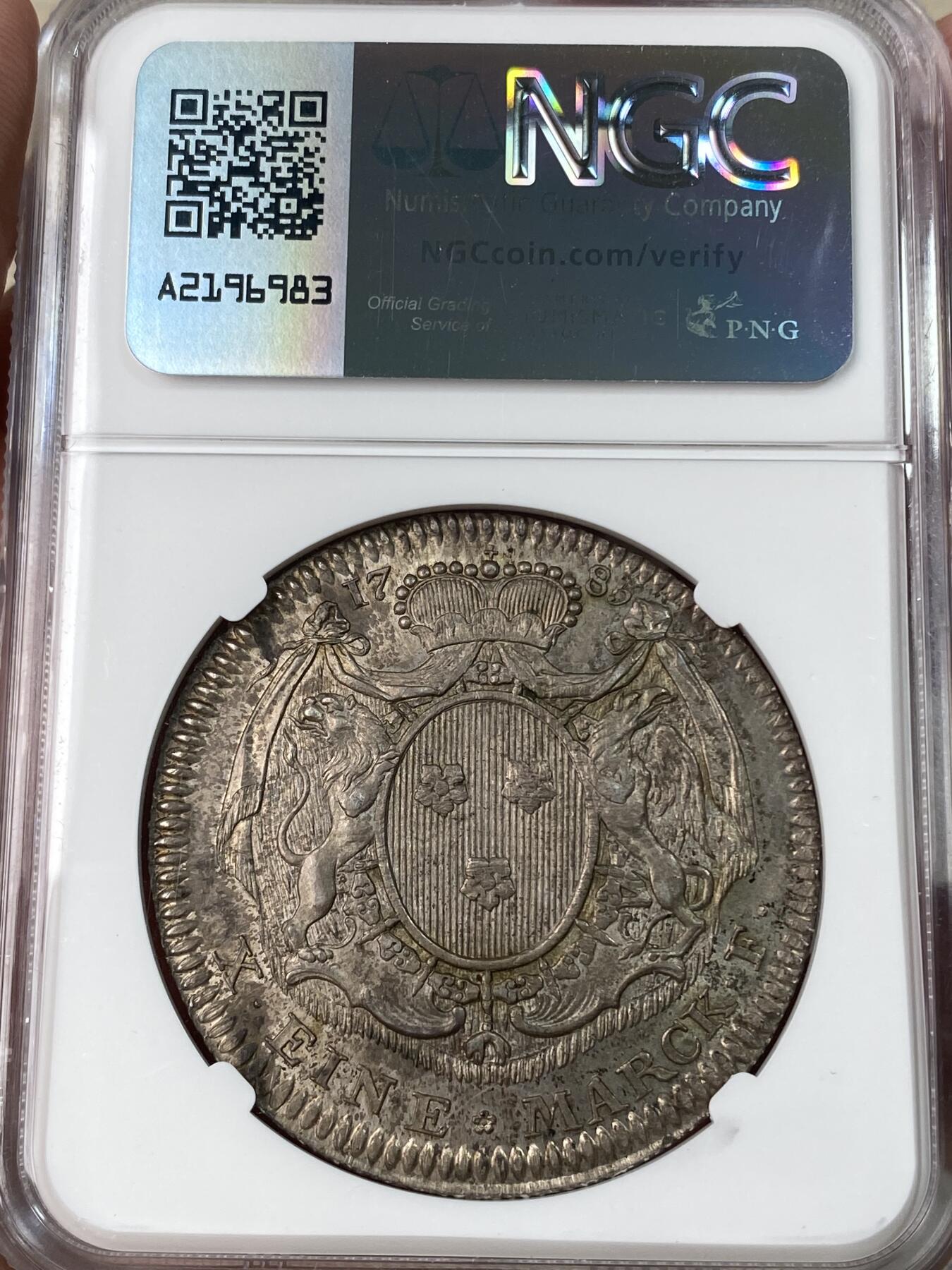 万国钱币拍卖第053期【万国秋季大拍上●周五周六两场连拍】 NGC MS63 1785年德国阿伦贝格路德维希·恩格尔伯特公爵纹章大泰勒 来自罗伯特·罗纳斯名家收藏品系列 极罕见小邦品种 NGC唯二评级记录唯一冠军分 原味转光纸袋包浆 无论品相还是品种皆是无可挑剔的一枚