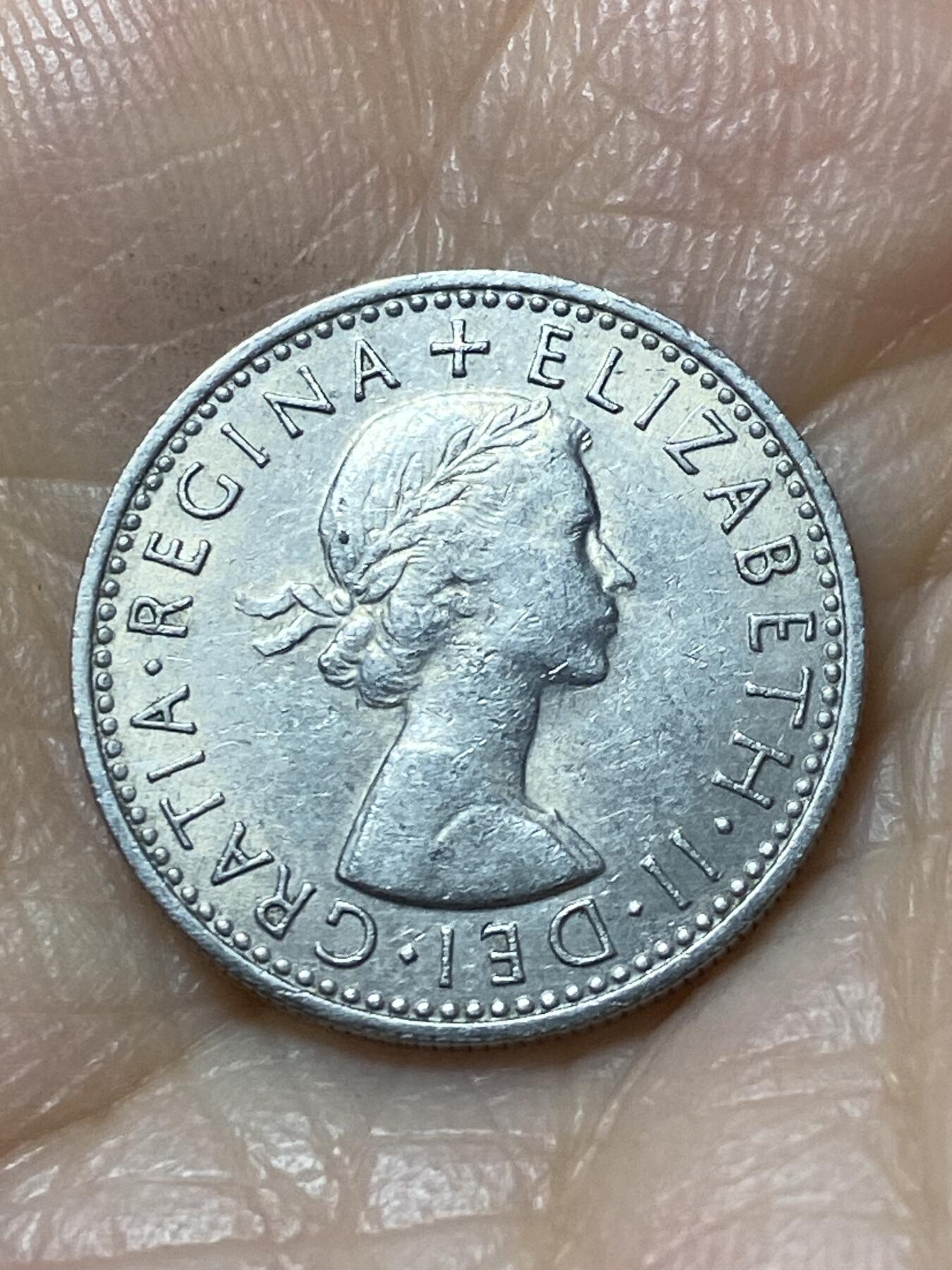 2025年第一百一十一场(总第一百三十七场）外国好品散币(免佣金) 英国🇬🇧1967年6便士(伊丽莎白二世青年桂冠第二版)