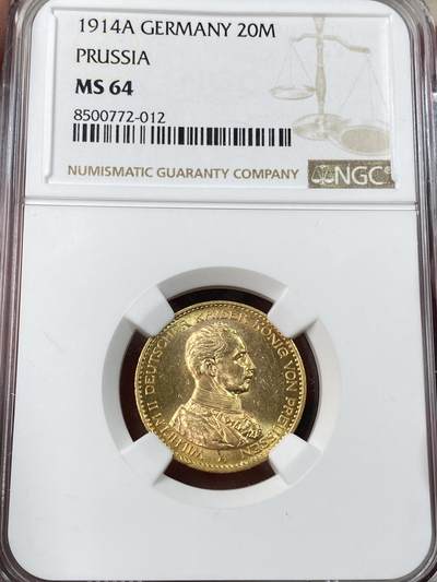 万国钱币拍卖第053期【万国秋季大拍下●周五周六两场连拍】 - NGC MS64 1914年德国威廉二世军装版20马克金币 经典威廉二世军装系列 强转光丝绸底板品相 7.96g 900金 目前黄金一天一价 把握机会