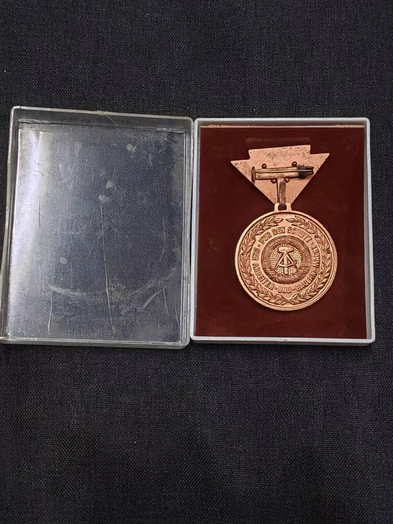 罗岚⭐爱藏⭐精品专拍第六场-分享拍场赚佣金 民主德国（东德）铜级预备役军官服务奖章带原盒 品极美