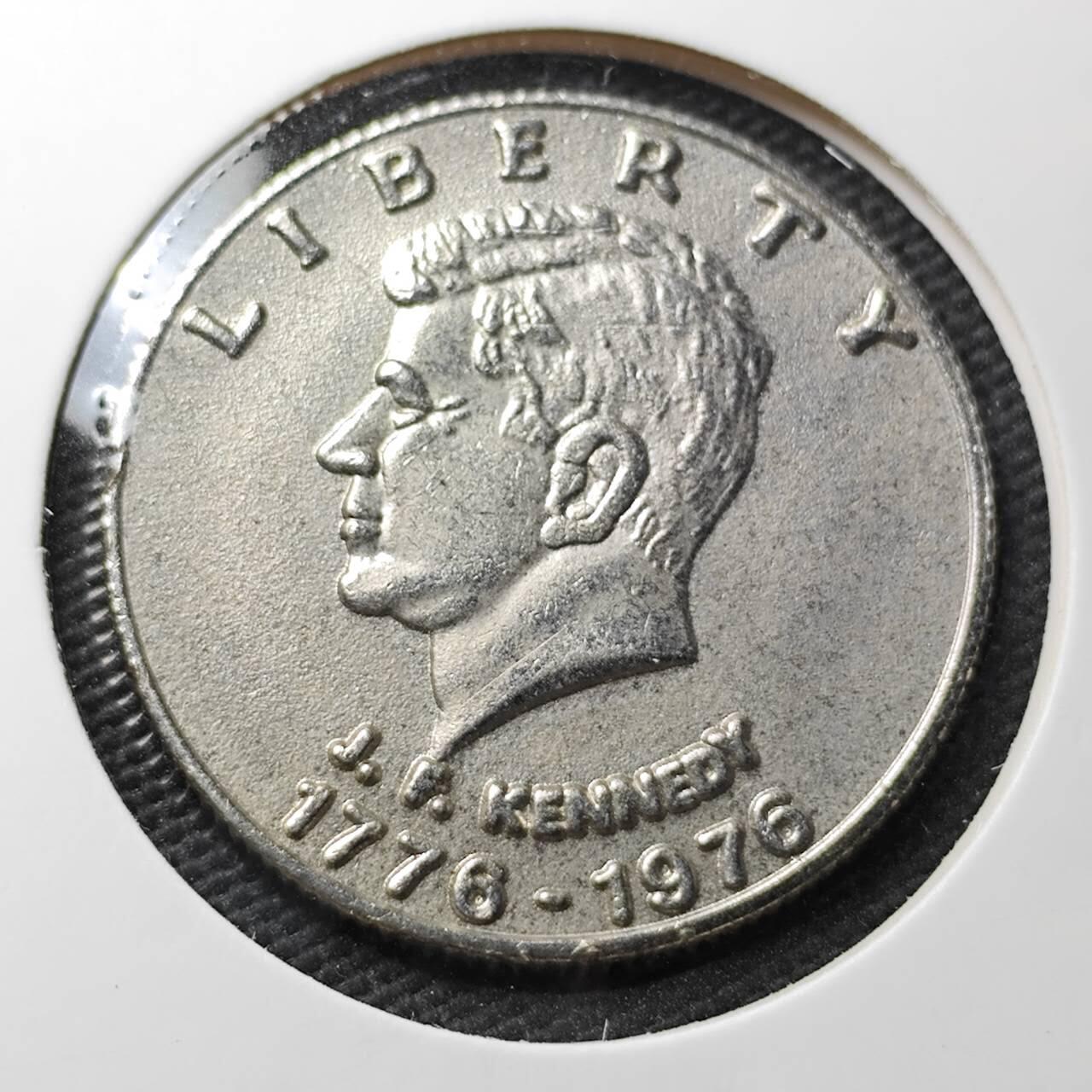 KK钱币收藏小铺 第355场 2月预留时间 周末发货  美国建国200周年塑料章