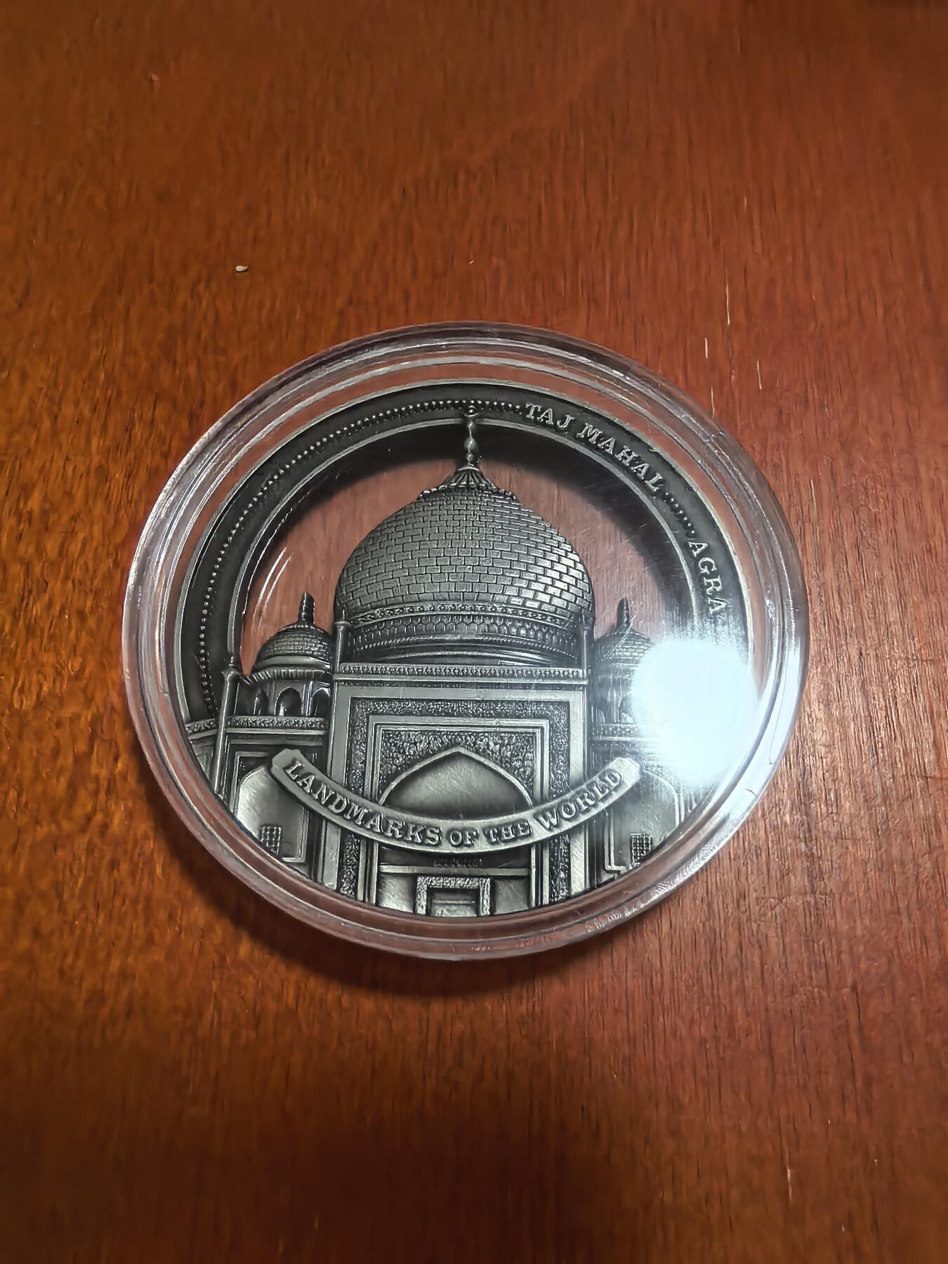 长老汇蛇年精选第六十二场拍卖 2022库克世界地标建筑之印度泰姬陵镂空1/2新西兰元纪念币，铜镍合金，50MM，重量28.5-42克，9999枚