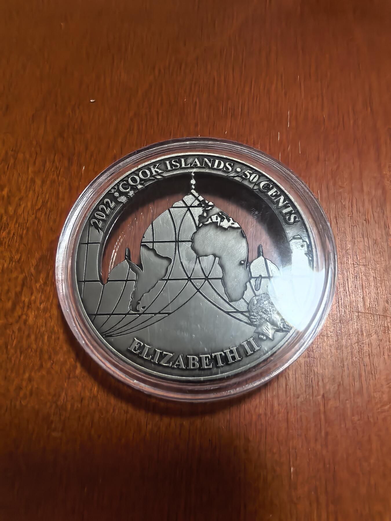 长老汇蛇年精选第六十二场拍卖 2022库克世界地标建筑之印度泰姬陵镂空1/2新西兰元纪念币，铜镍合金，50MM，重量28.5-42克，9999枚