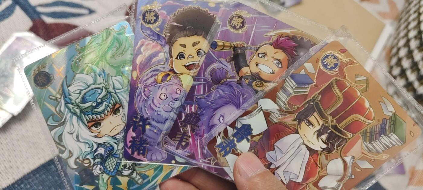 秋原瞳的小店第二十五期（持续收拍，时光冉冉，又是即将带走🍁🍁🍁飘落🌨️🌨️🌨️的季节，一大批好物正在路上，敬请期待） 卡游三国萌将卡一组4张