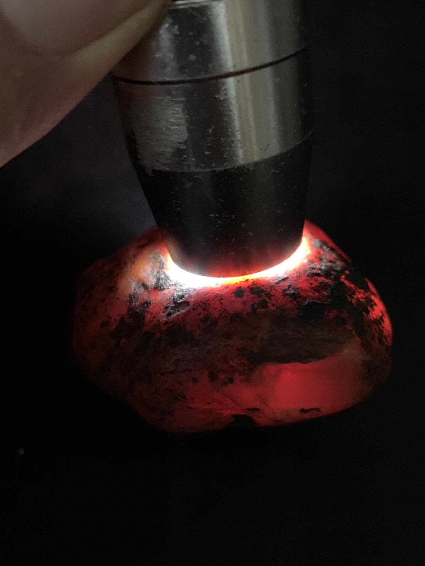 精美柿子红皮开窗料南红玛瑙原石一颗