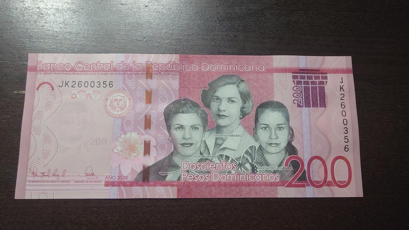 世界钱币～微拍第209期暨2025年第49期  新货（卖剩）专场 2024年最新签名多米尼加200比索 全新绝品无47尾号356