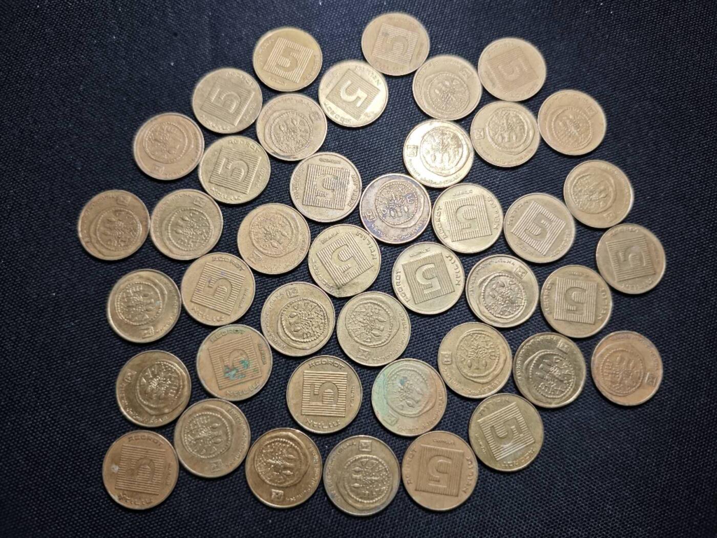 KK钱币收藏小铺 第350场 2月预留时间 周末发货  以色列5阿哥拉铜币一组42枚！