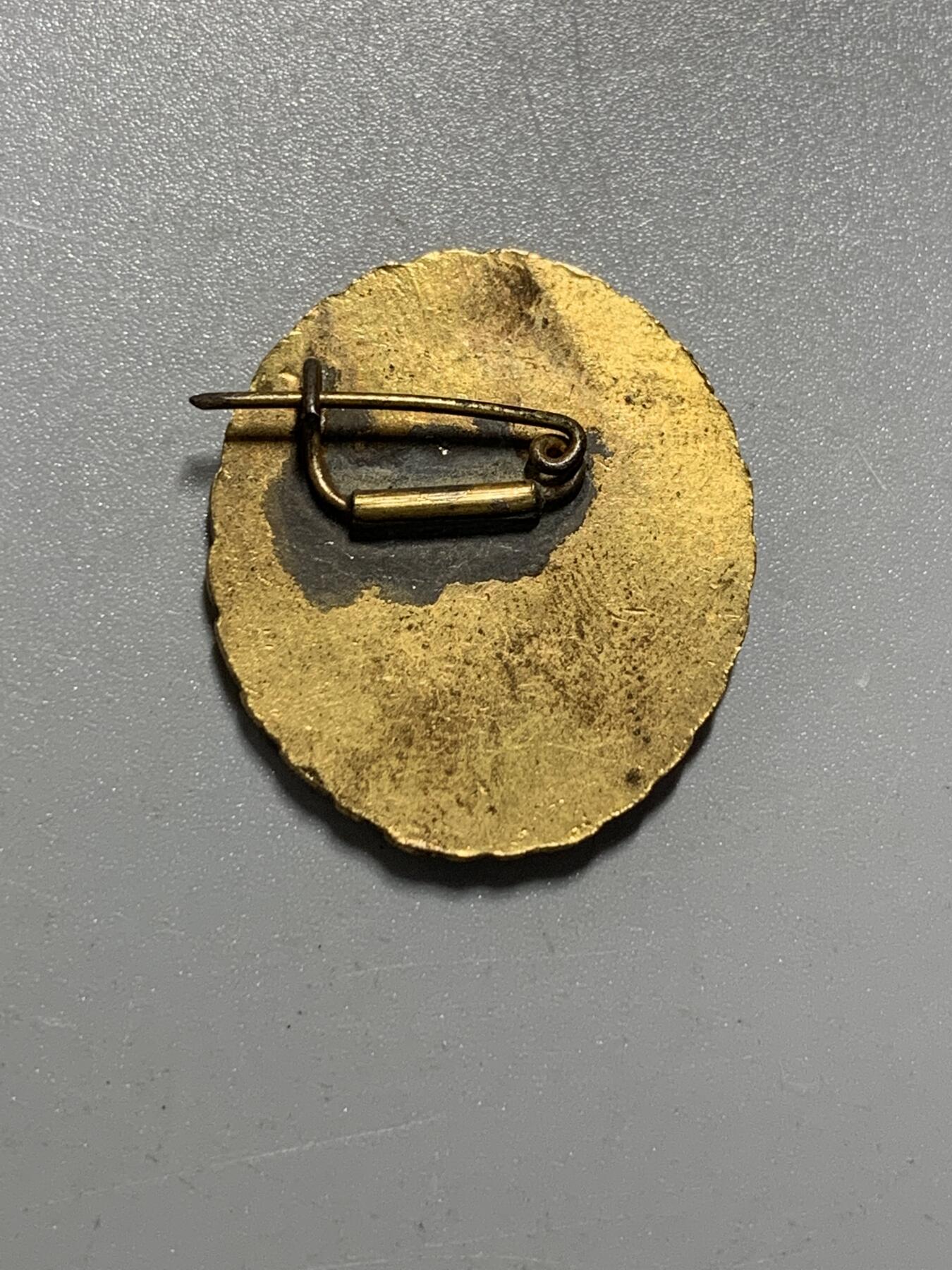 远东徽章小铺10月19日周日晚上9点结束 金日成头像章