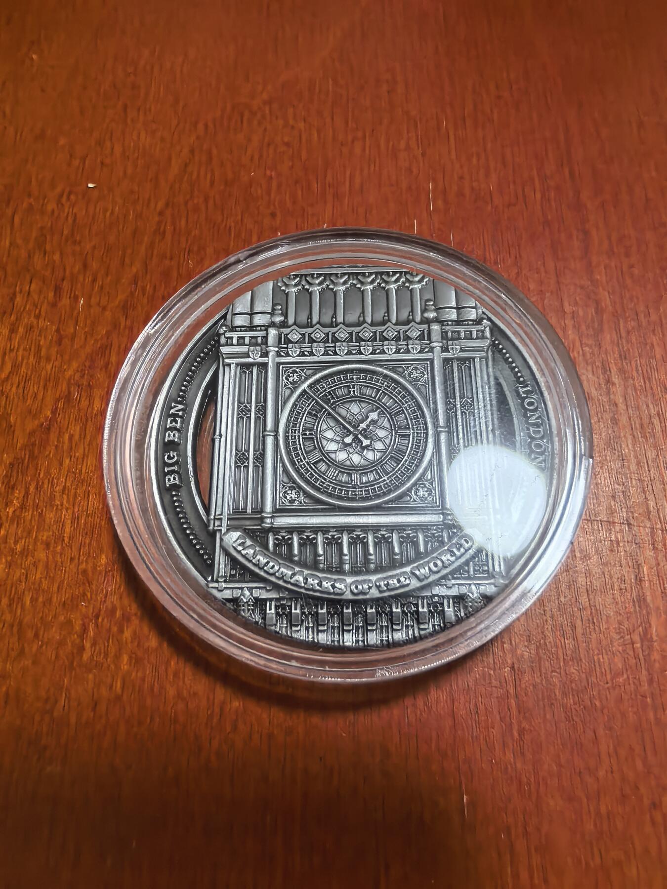 长老汇蛇年精选第六十二场拍卖 2022库克世界地标建筑之伦敦大笨钟镂空1/2新西兰元纪念币，铜镍合金，50MM，重量28.5-42克，9999枚