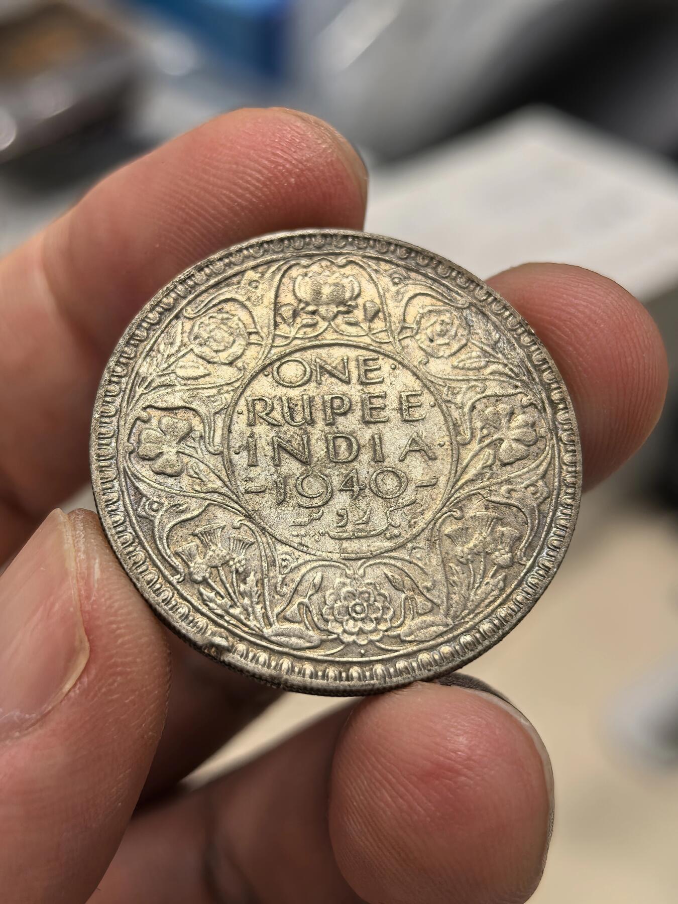 博洋堂世界钱币拍卖第143期（全场包邮） 英属印度1940年乔治六世1卢比银币，原味美品。边道有一处小磕碰